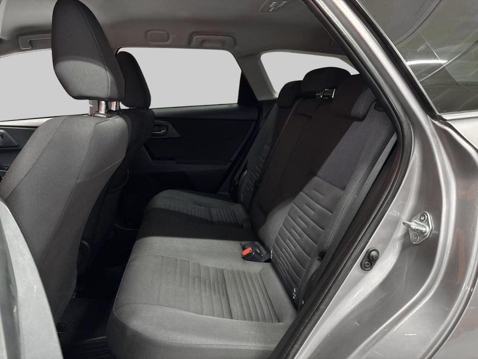TOYOTA Auris 2015