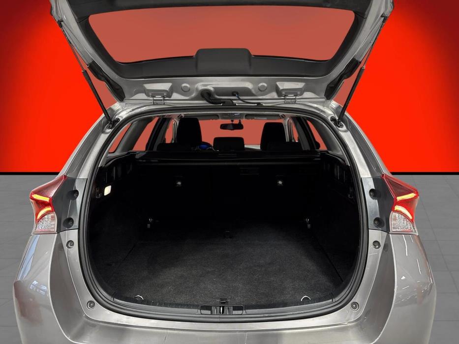 TOYOTA Auris 2015