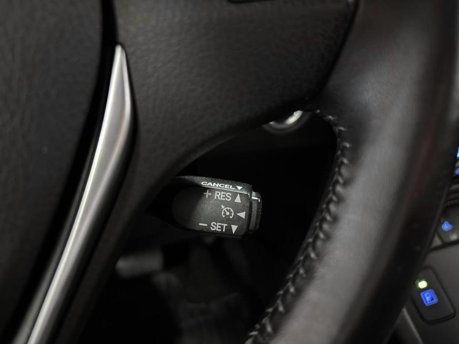 TOYOTA Auris 2015