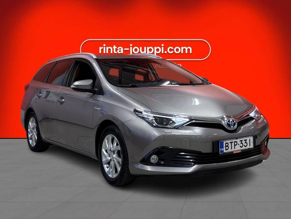 TOYOTA Auris 2015