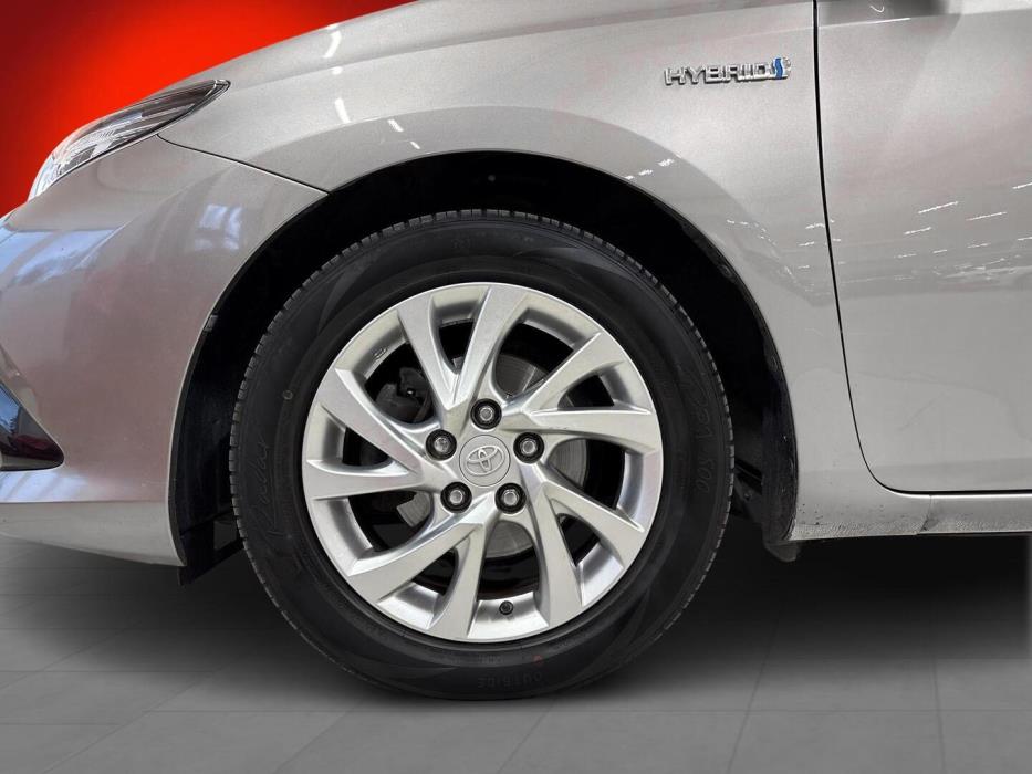 TOYOTA Auris 2015