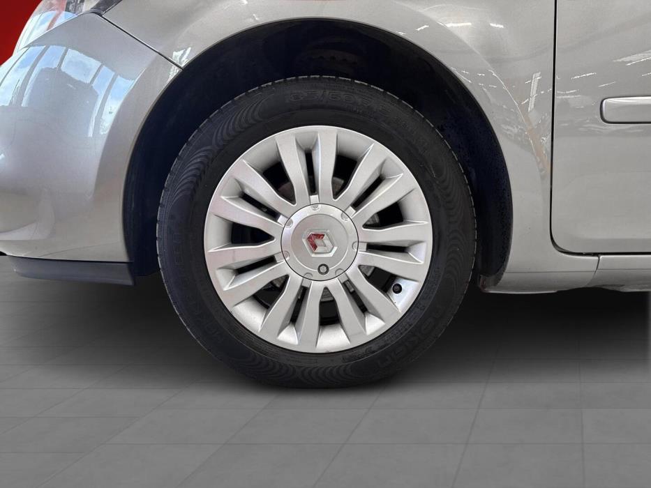 RENAULT Clio 2012