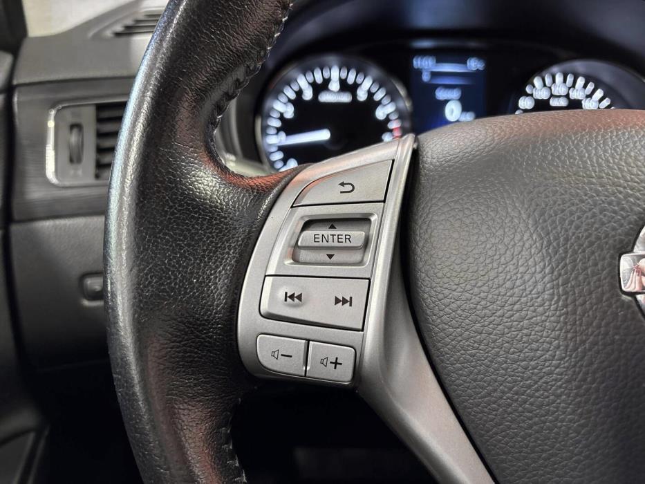 NISSAN Pulsar 2015
