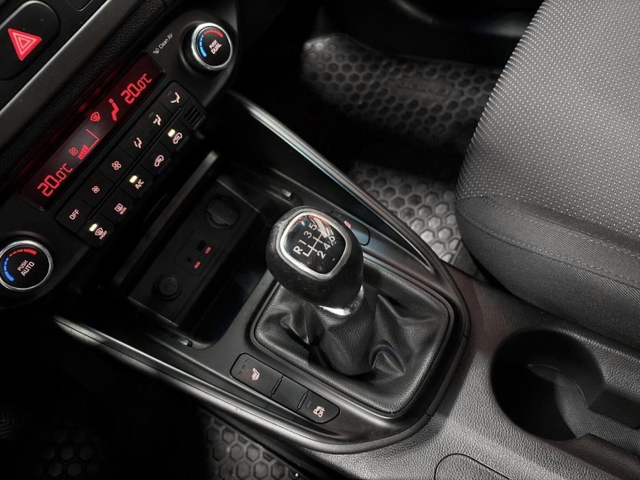 KIA Carens 2015