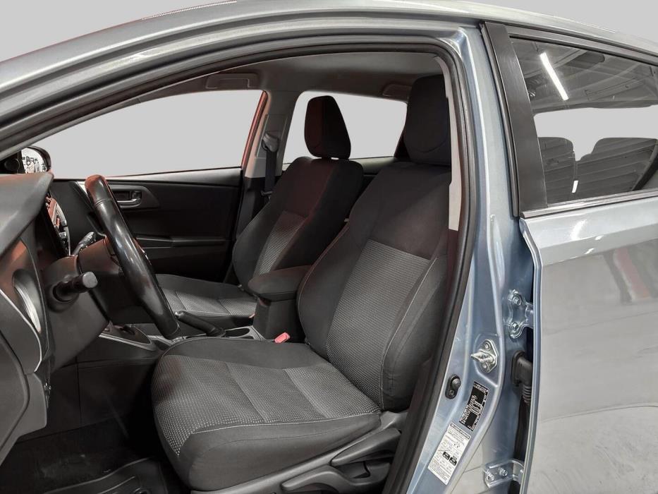 TOYOTA Auris 2013
