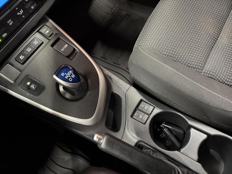 TOYOTA Auris 2013