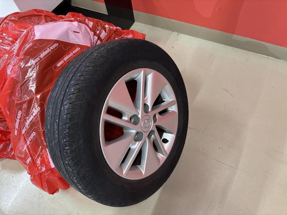 TOYOTA Auris 2013