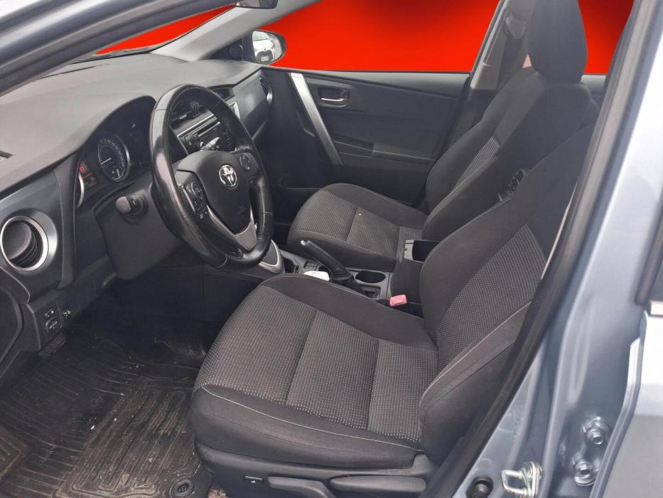 TOYOTA Auris 2013