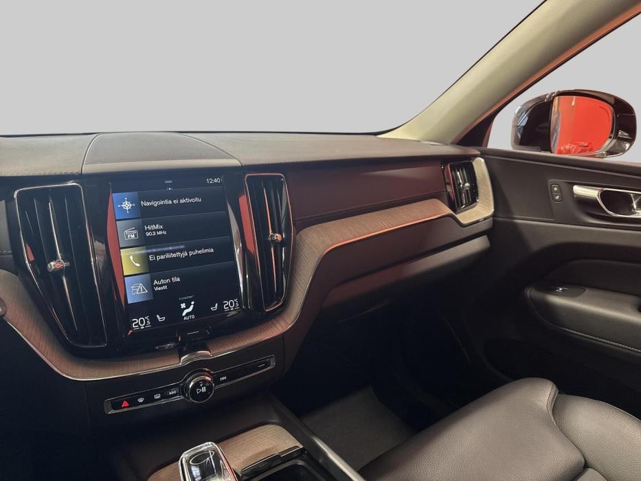 VOLVO XC60 2021
