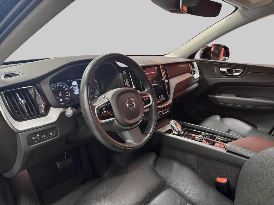 VOLVO XC60 2021