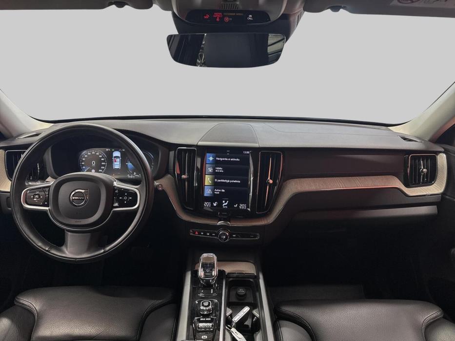 VOLVO XC60 2021