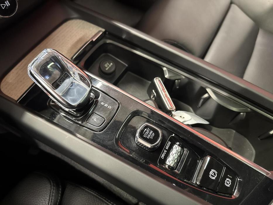 VOLVO XC60 2021