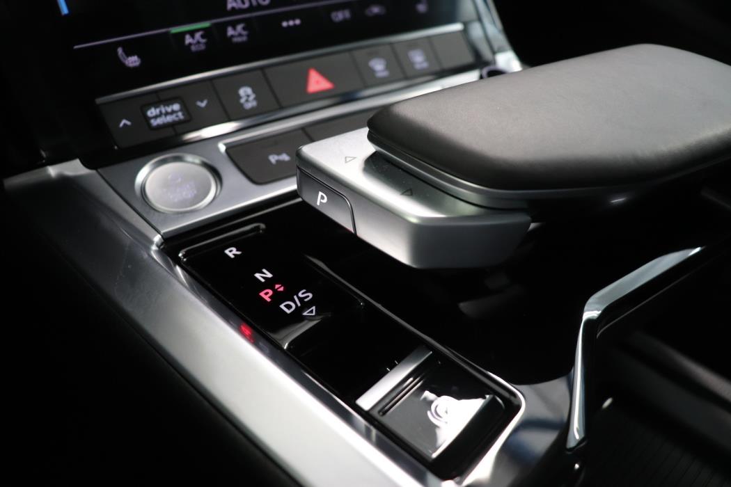 AUDI e-tron 2020