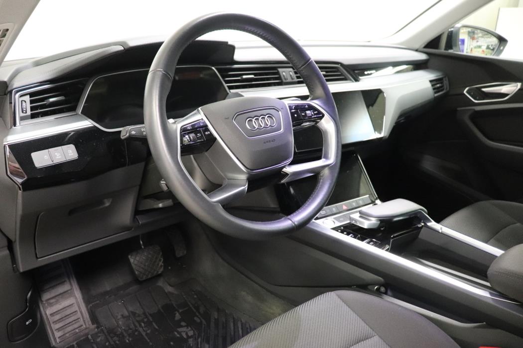 AUDI e-tron 2020