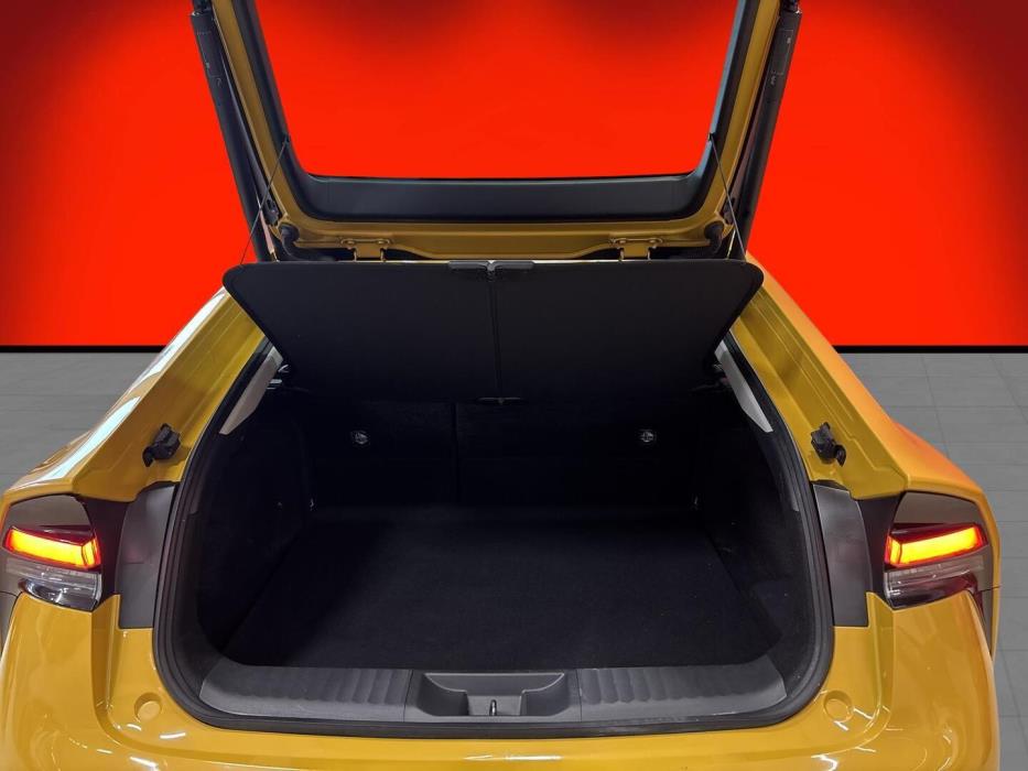 TOYOTA Prius Plug-in 2023