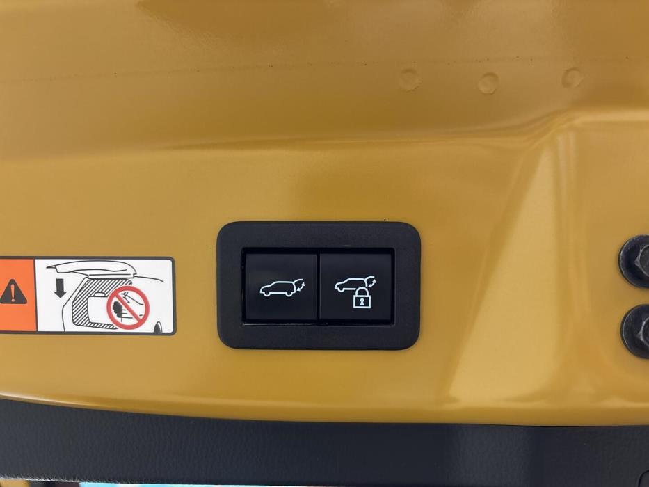 TOYOTA Prius Plug-in 2023