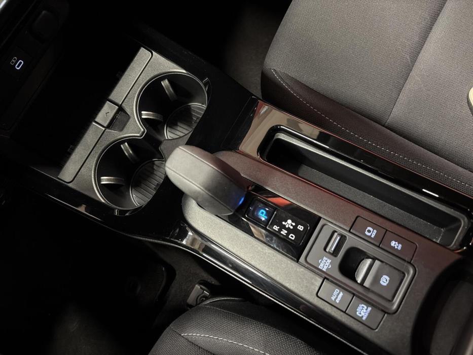 TOYOTA Prius Plug-in 2023