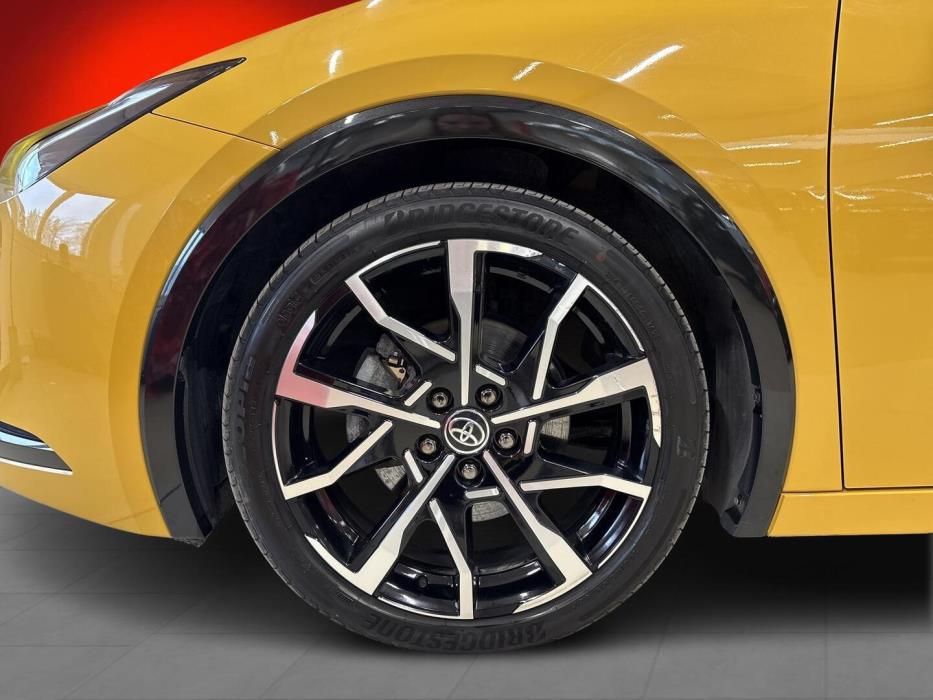 TOYOTA Prius Plug-in 2023