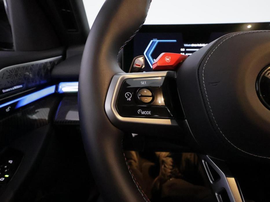 BMW M5 2025