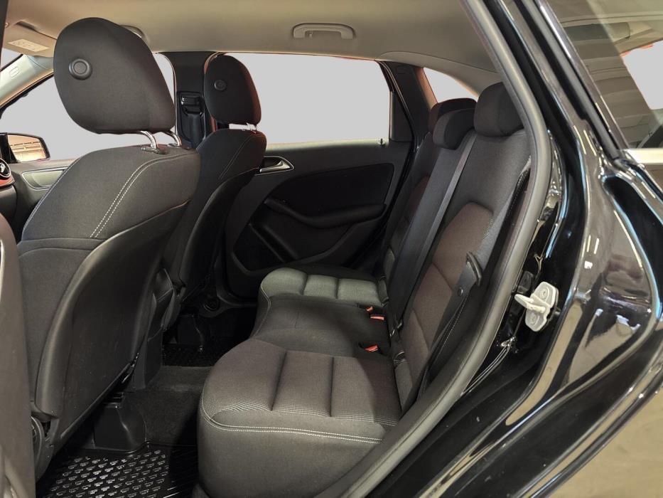 MERCEDES-BENZ B 2013