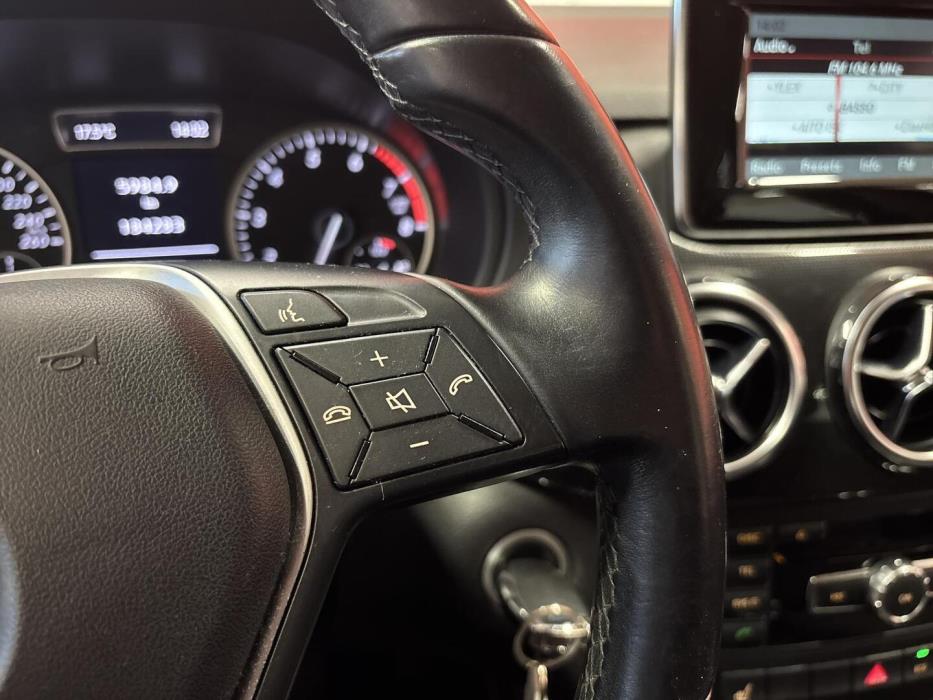 MERCEDES-BENZ B 2013