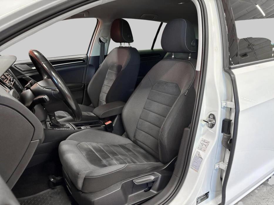 VOLKSWAGEN Golf 2014