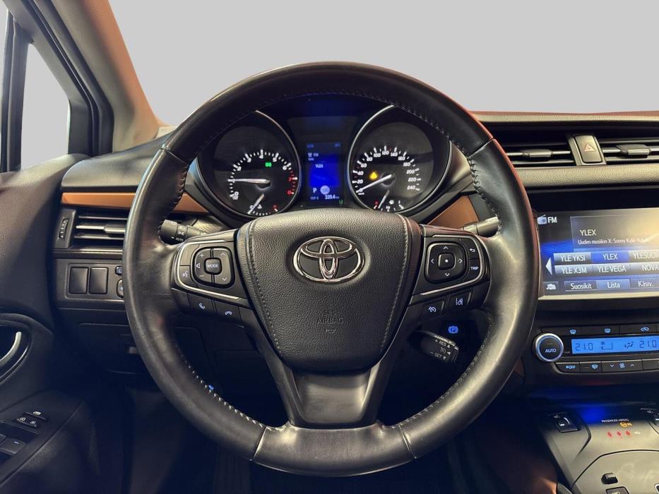 TOYOTA Avensis 2018