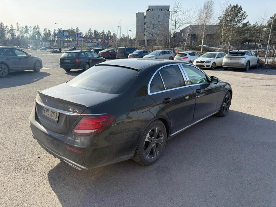 MERCEDES-BENZ E 2018
