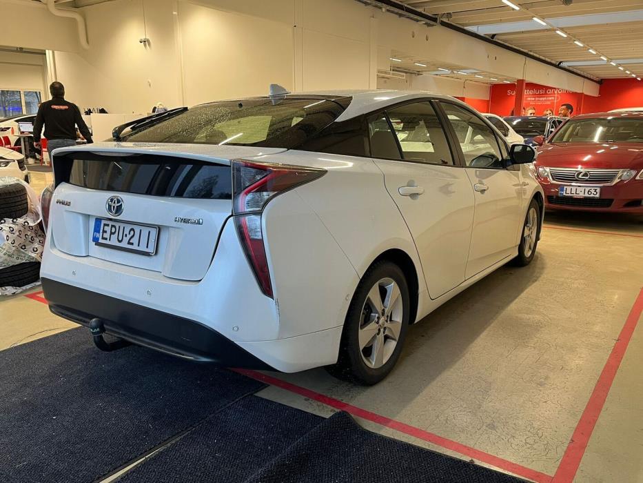 TOYOTA Prius 2018