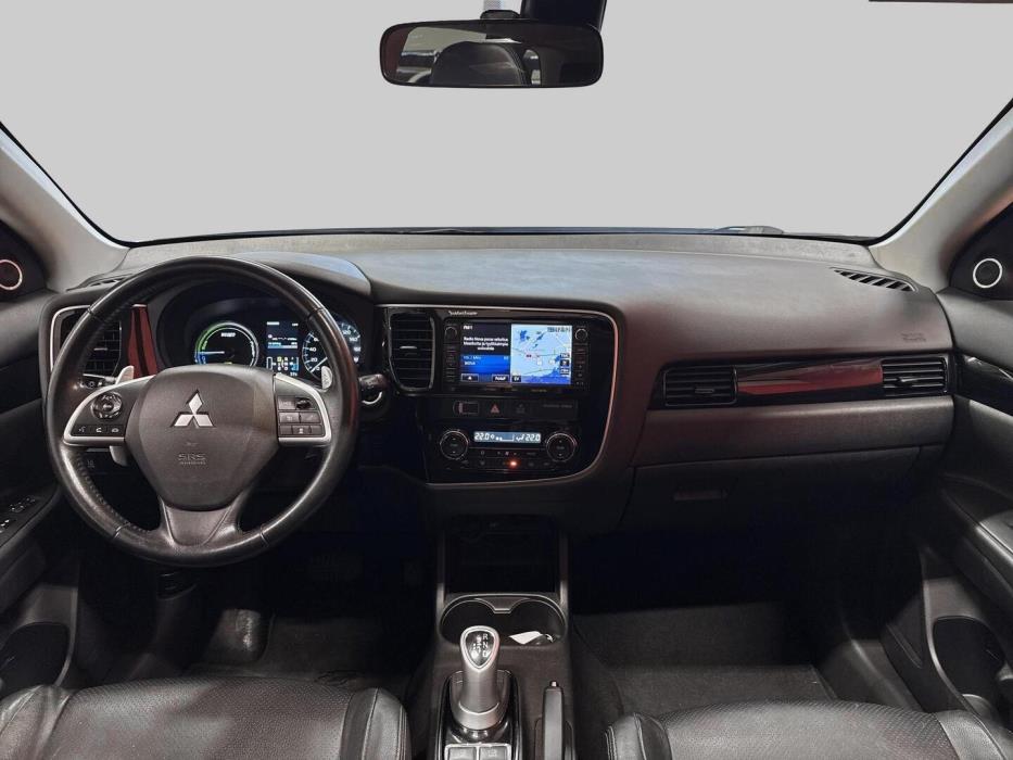 MITSUBISHI Outlander PHEV 2014