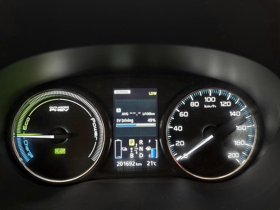 MITSUBISHI Outlander PHEV 2014