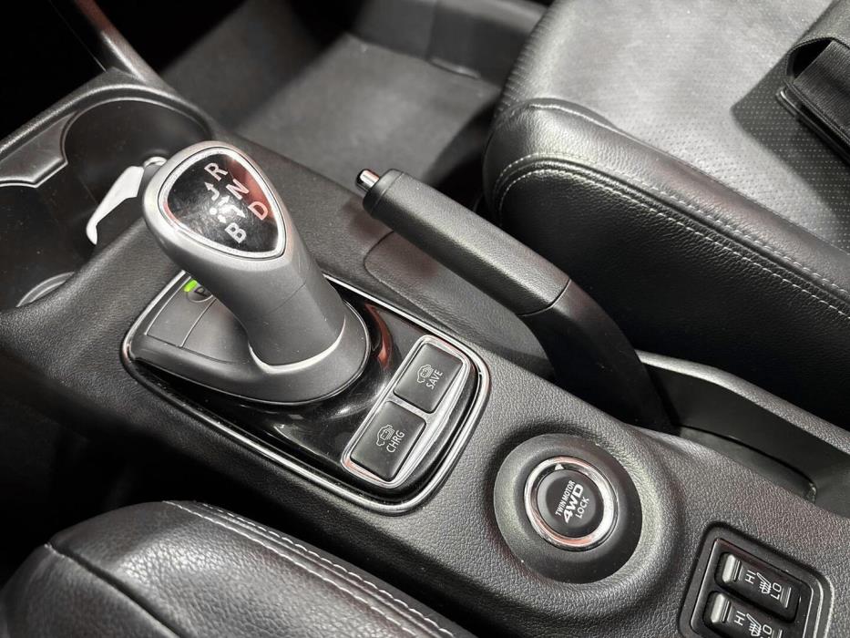 MITSUBISHI Outlander PHEV 2014