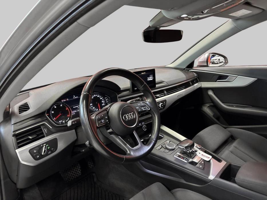 AUDI A4 2016