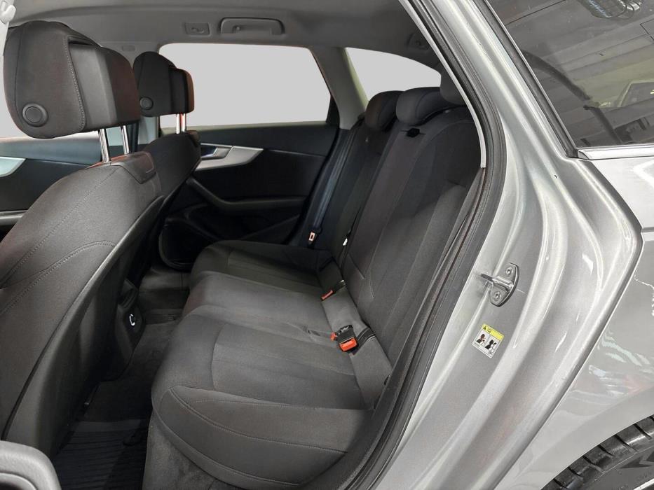 AUDI A4 2016