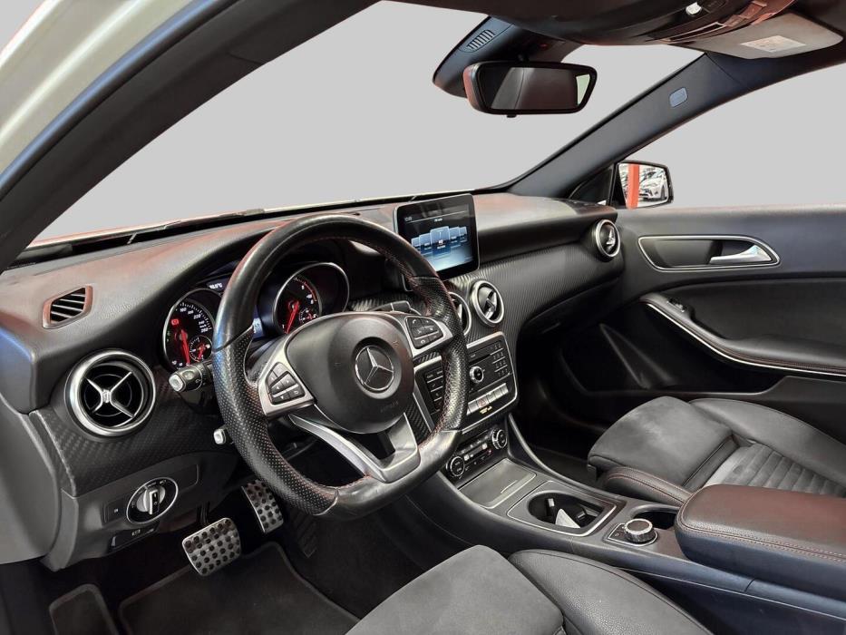 MERCEDES-BENZ A 2016