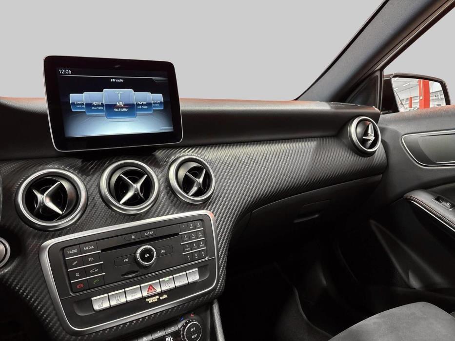 MERCEDES-BENZ A 2016