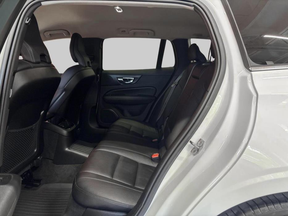 VOLVO V60 2021
