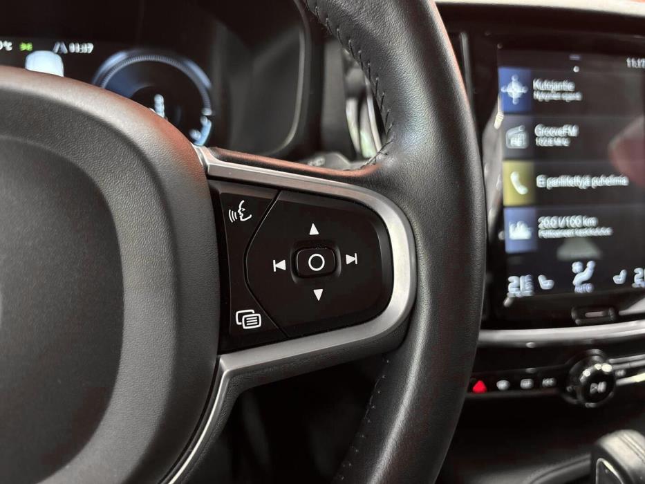 VOLVO V60 2021