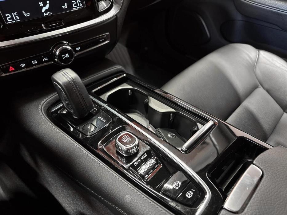 VOLVO V60 2021