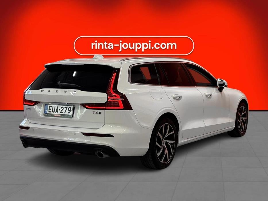 VOLVO V60 2021