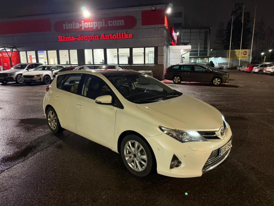 TOYOTA Auris 2014