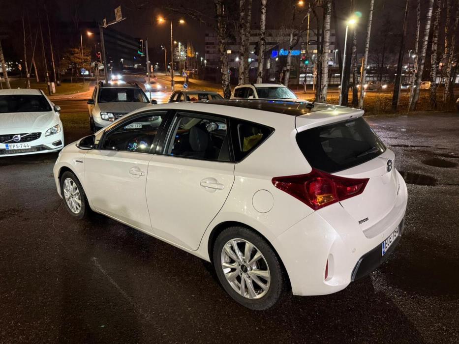 TOYOTA Auris 2014