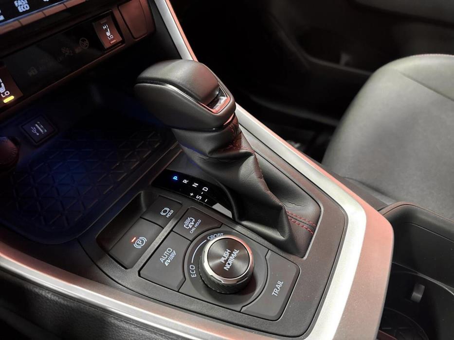 TOYOTA RAV4 Plug-in 2025