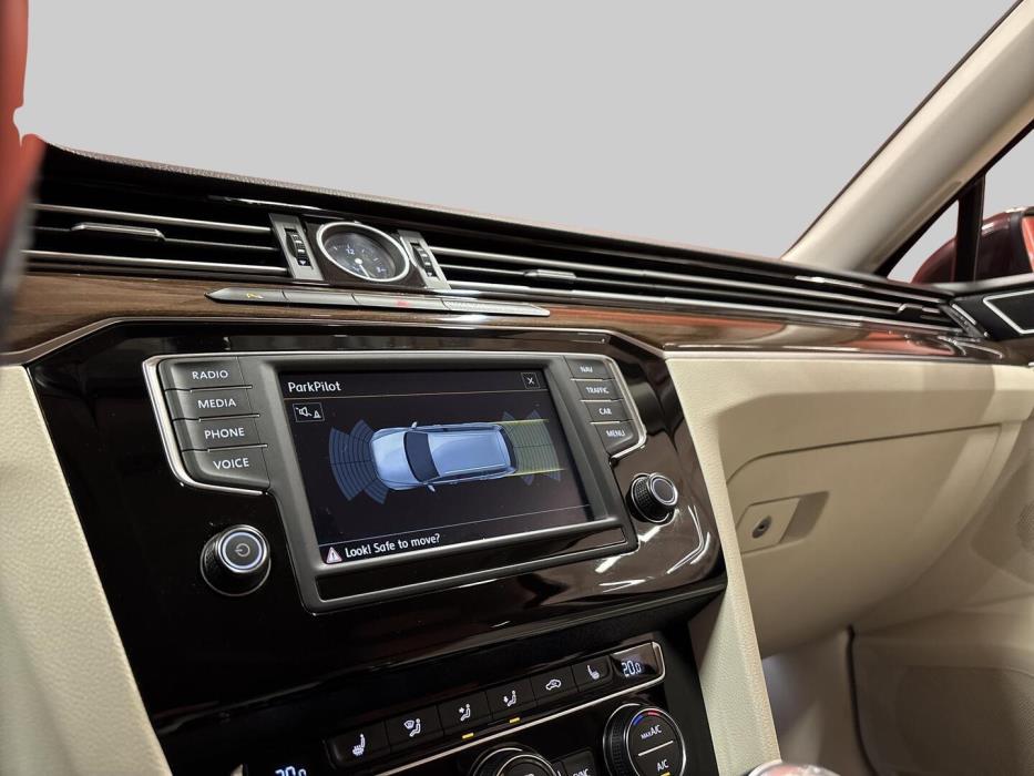VOLKSWAGEN Passat 2015