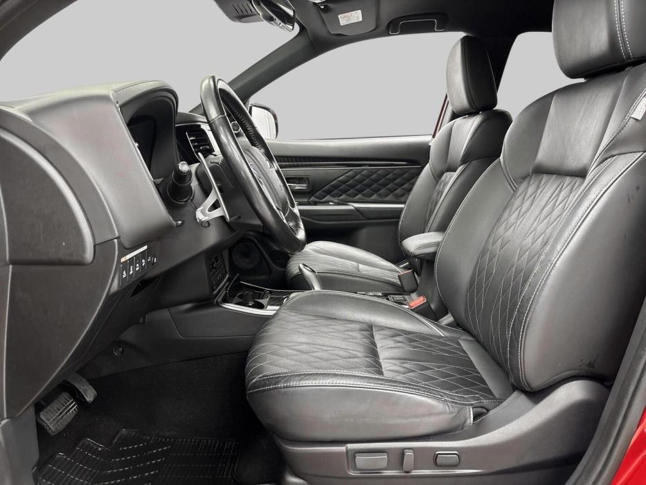 MITSUBISHI Outlander PHEV 2019
