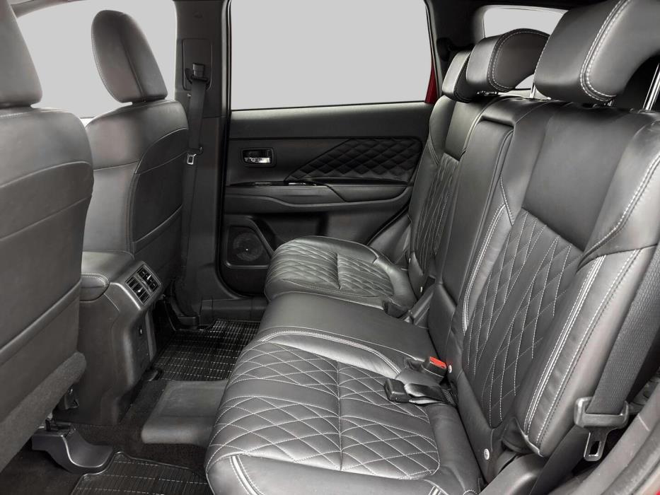 MITSUBISHI Outlander PHEV 2019