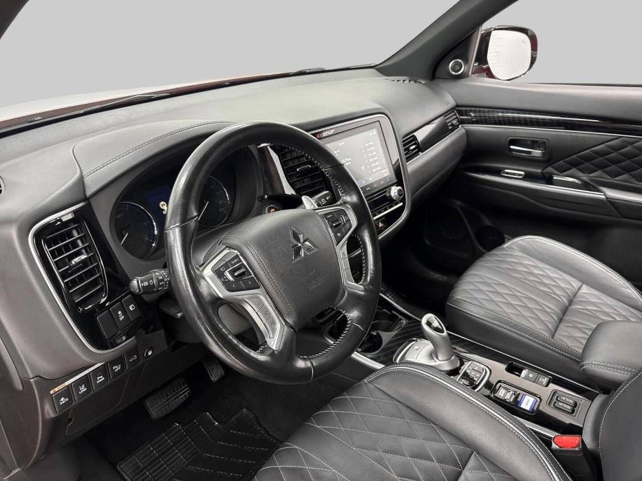 MITSUBISHI Outlander PHEV 2019