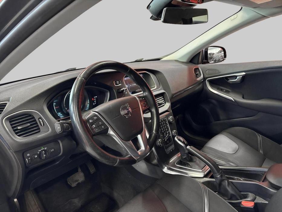 VOLVO V40 2014