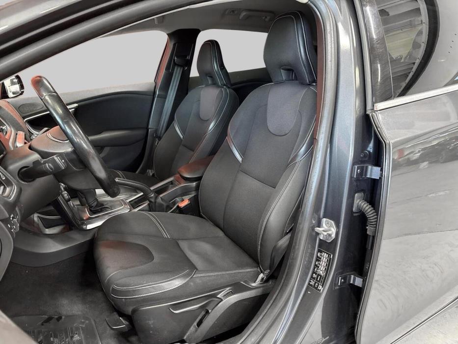 VOLVO V40 2014