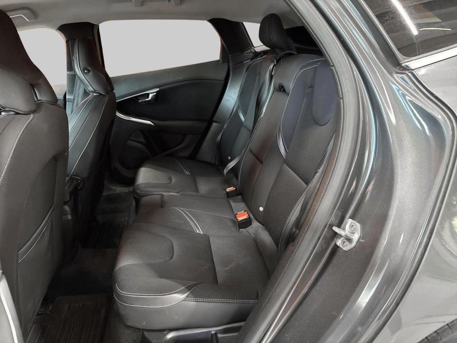 VOLVO V40 2014